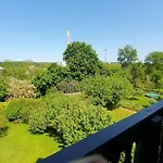 アパート Am Wald In Ruhiger Siedlung Panoramafenster Zum Hoechsten Kunstwerk Der Welt 5 Min Zur Autobahn Oder Zentrum ケムニッツ