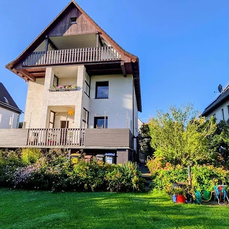 Am Wald In Ruhiger Siedlung Panoramafenster Zum Hoechsten Kunstwerk Der Welt 5 Min Zur Autobahn Oder Zentrum Apartment