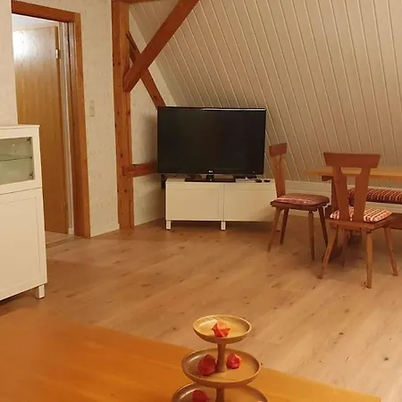 公寓 Am Wald In Ruhiger Siedlung Panoramafenster Zum Hoechsten Kunstwerk Der Welt 5 Min Zur Autobahn Oder Zentrum