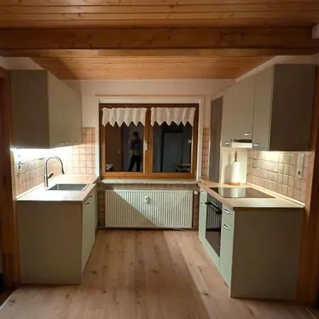 Am Wald In Ruhiger Siedlung Panoramafenster Zum Hoechsten Kunstwerk Der Welt 5 Min Zur Autobahn Oder Zentrum 公寓 开姆尼茨