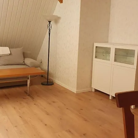 Am Wald In Ruhiger Siedlung Panoramafenster Zum Hoechsten Kunstwerk Der Welt 5 Min Zur Autobahn Oder Zentrum 公寓