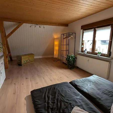 Am Wald In Ruhiger Siedlung Panoramafenster Zum Hoechsten Kunstwerk Der Welt 5 Min Zur Autobahn Oder Zentrum Apartment