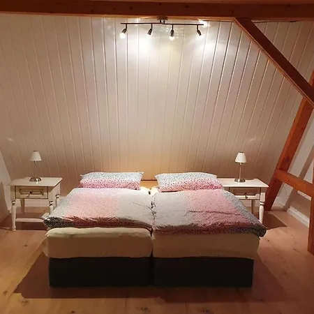 Am Wald In Ruhiger Siedlung Panoramafenster Zum Hoechsten Kunstwerk Der Welt 5 Min Zur Autobahn Oder Zentrum Apartman *
