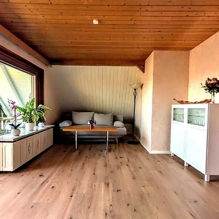 Am Wald In Ruhiger Siedlung Panoramafenster Zum Höchsten Kunstwerk Der Welt 5 Min Zur Autobahn Oder Zentrum Apartment *