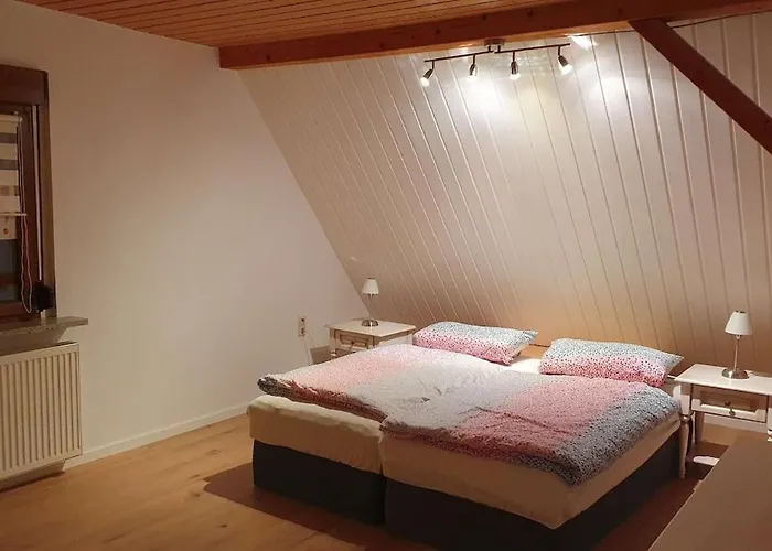 Apartment Am Wald In Ruhiger Siedlung Panoramafenster Zum Hoechsten Kunstwerk Der Welt 5 Min Zur Autobahn Oder Zentrum *