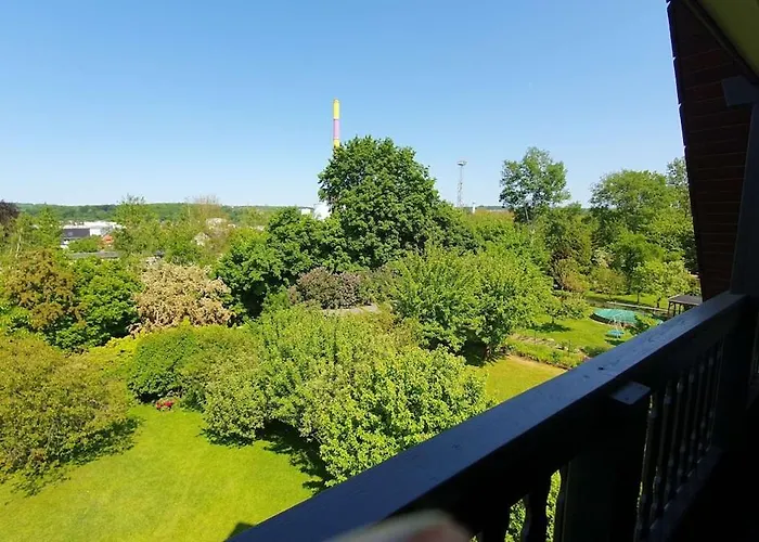 Apartment Am Wald In Ruhiger Siedlung Panoramafenster Zum Hoechsten Kunstwerk Der Welt 5 Min Zur Autobahn Oder Zentrum Chemnitz