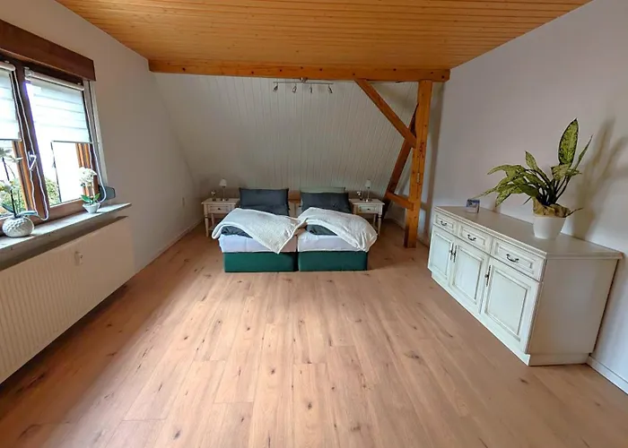 Am Wald In Ruhiger Siedlung Panoramafenster Zum Hoechsten Kunstwerk Der Welt 5 Min Zur Autobahn Oder Zentrum