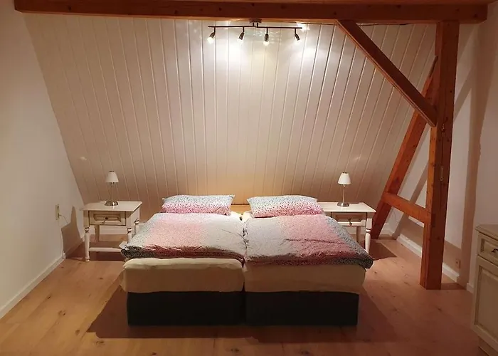 Am Wald In Ruhiger Siedlung Panoramafenster Zum Hoechsten Kunstwerk Der Welt 5 Min Zur Autobahn Oder Zentrum Apartment *