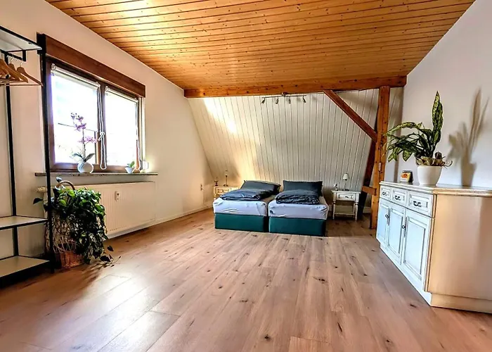 Am Wald In Ruhiger Siedlung Panoramafenster Zum Hoechsten Kunstwerk Der Welt 5 Min Zur Autobahn Oder Zentrum *